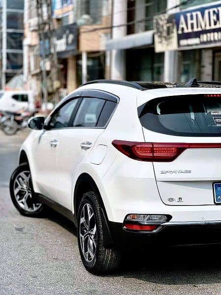 KIA Sportage FWD 2021 5