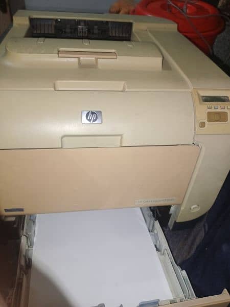 Color printer HP laser jet cp 2025 5