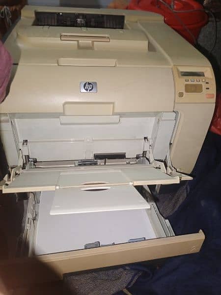 Color printer HP laser jet cp 2025 6