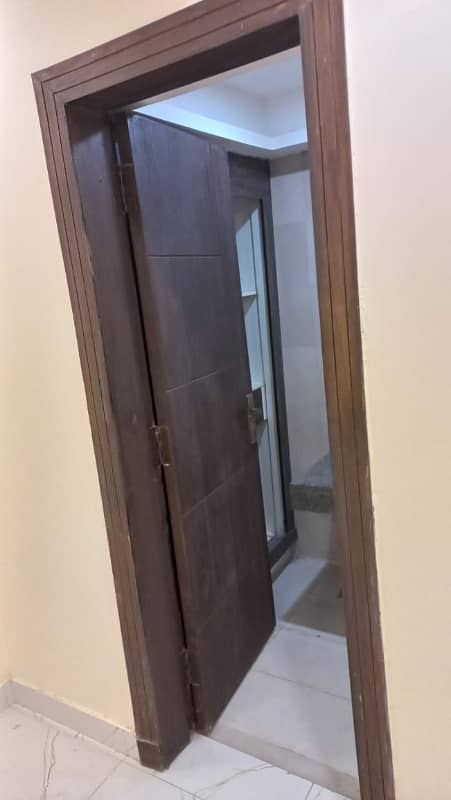 STUDIO BRAND NEW EXCELLENT GOOD CONDITION FLAT FOR RENT IN BAHRIA TOWN LAHORE 1