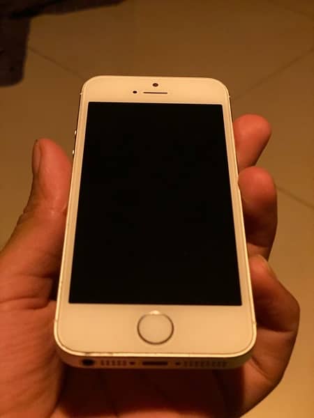 iPhone 5s PTA Approved contact num 03365357266 2