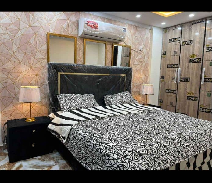 One bed luxury apartment for short stay like(3to4)hours in bahria town 0