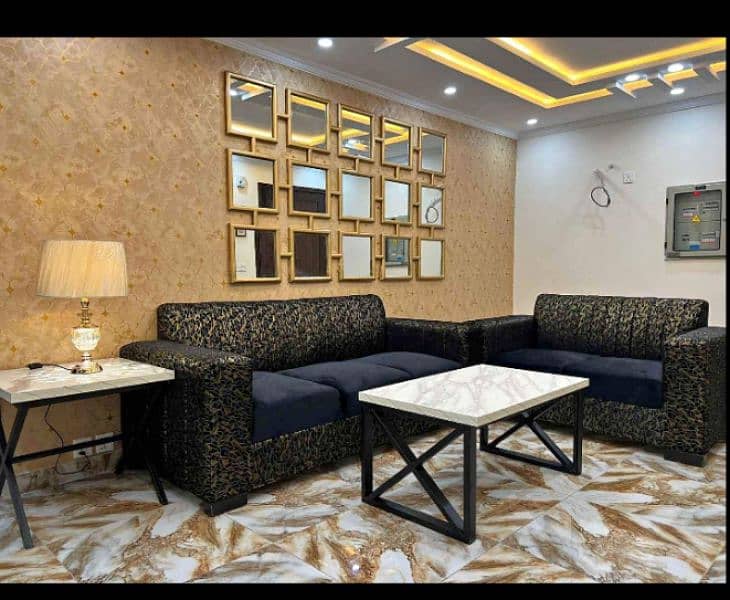 One bed luxury apartment for short stay like(3to4)hours in bahria town 2