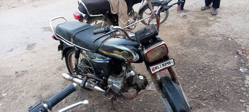 yamaha Dhoom 70cc 11