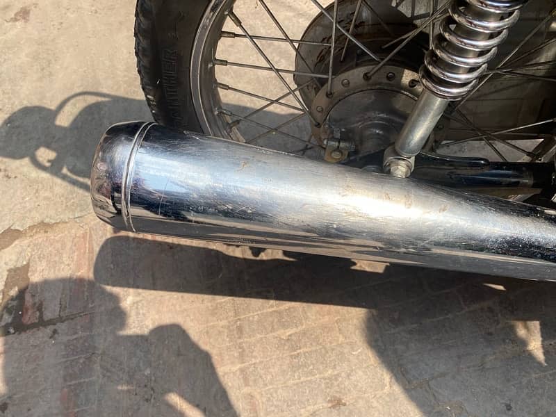 Honda 125 fule tank and chrom silencer 3