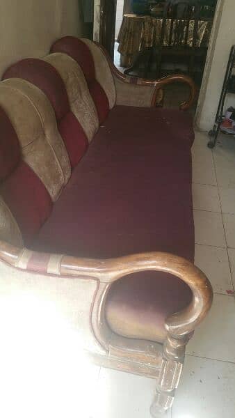 5 seater sofa set for urgent sale 3