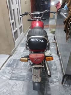 Honda CD70 0