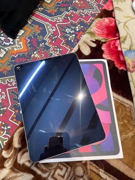 ipad Air 4 with box 256 gb 3