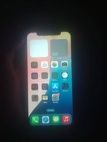 iPhone XR non pta GB 64 penal chrack hai baki all OK only set hai 2