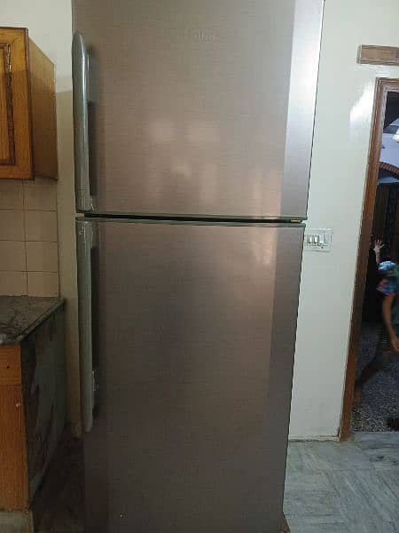 haier full size fridge for sale in reasonable price 1