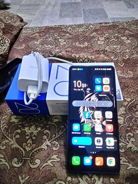 Camon 20 8/256 AMOLED display 3