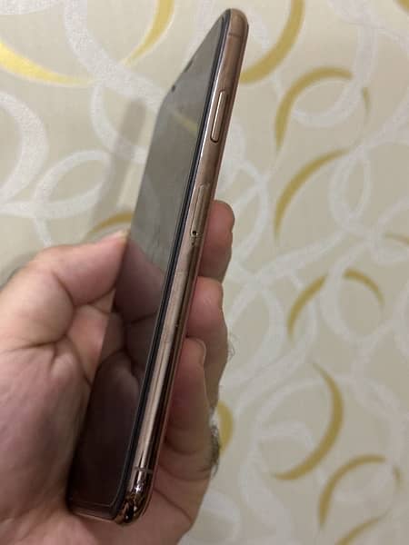 IPhone XS Max PTA APPROVED with Good Condition and Good Price 2