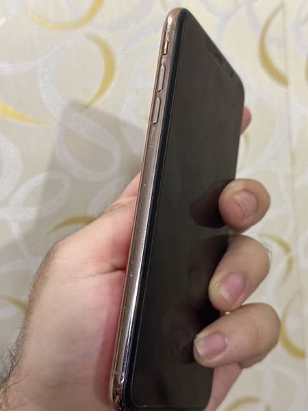 IPhone XS Max PTA APPROVED with Good Condition and Good Price 3