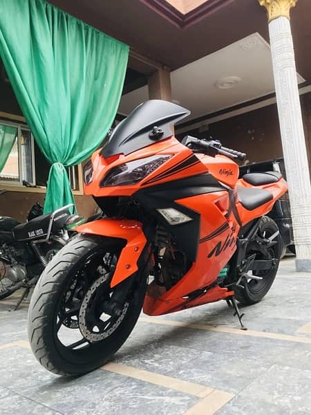 kawa saki ninja250 cc bike all documents  clear and lahore nmbr 4