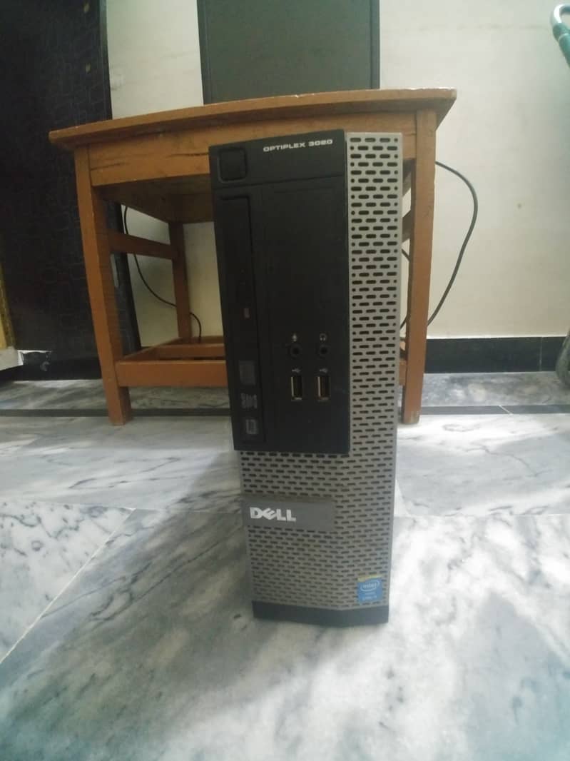 Dell Optiplex 3020 pc windows 10 with lcd keyboard and Cables 1