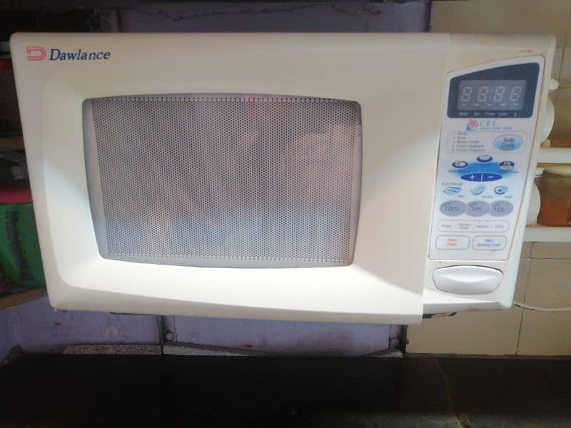 Microwave in Good condition 2