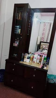 Dressing table in good condation