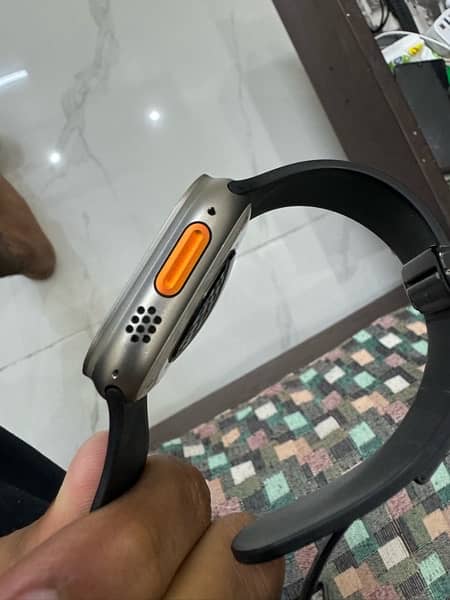 Apple watch ultra 2 titanium 4