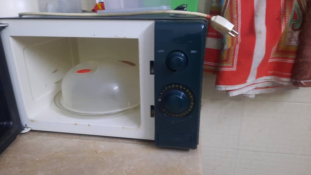 microwave oven 1