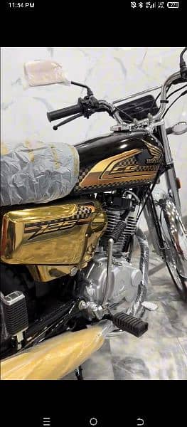 HONDA BLACK 125SELF GOLD EDITION 2