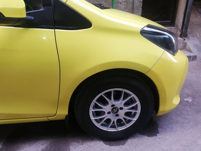 Toyota Vitz 2014 4