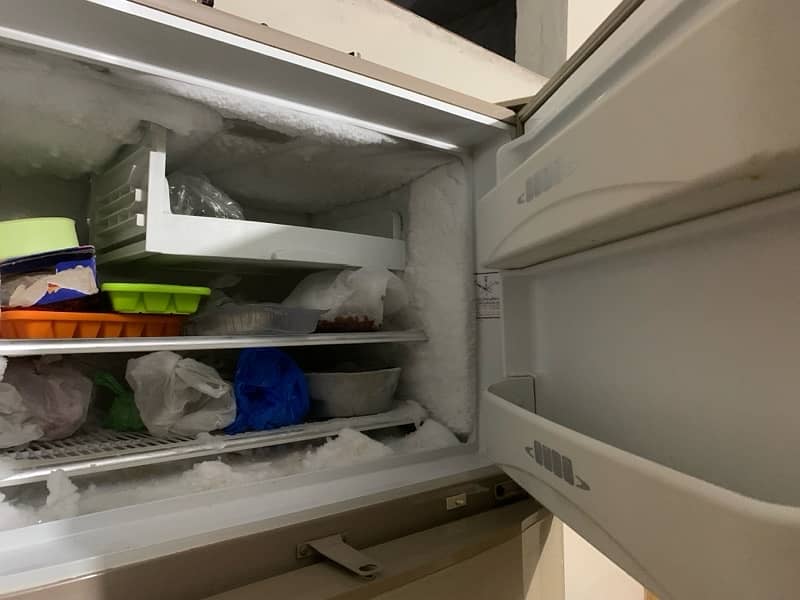 Dawlence Full Size Refrigerator for sale 5