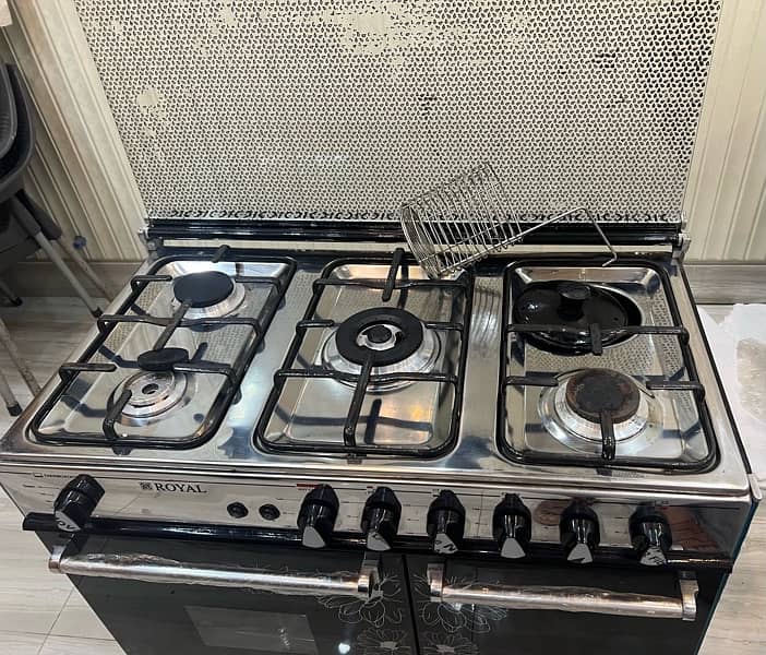 cooking range with 4 burners, 1 deep fryer, Baking & grilled ovens 3