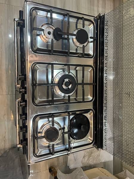 cooking range with 4 burners, 1 deep fryer, Baking & grilled ovens 7