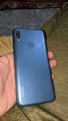 Huawei y6 prime (2:32) gb box sath he exchange possible