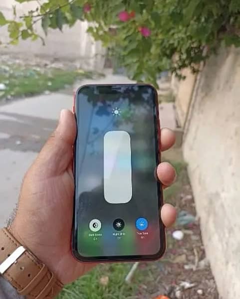 XR oka phone no issues 10+9.5 condition 91 % 64? 1