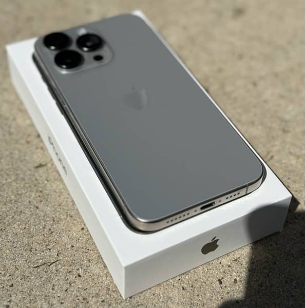 iPhone 15 Pro Max Natural Titanium LLA 1 TB NON PTA 1