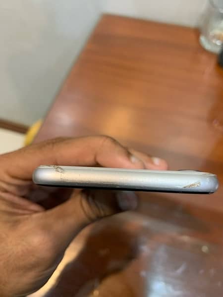 IPhone SE 64gb 3