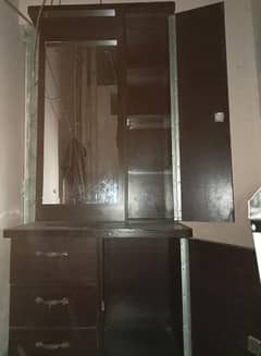 2 months use dressing table  condition 10%7