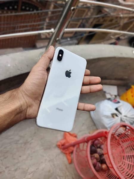 iPhone xsmax 256gb dual sim pta need cash 5