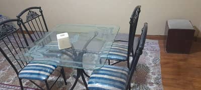 4 seater Dining table