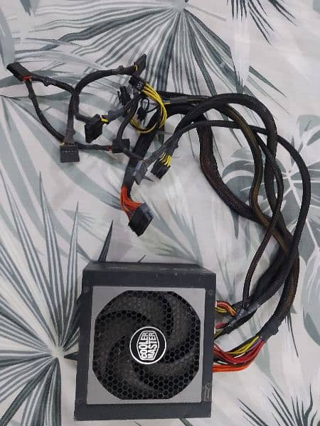 Cooler Master V. 750 Gold Fully Modular PSU 1