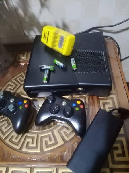 Xbox 360 slim 0