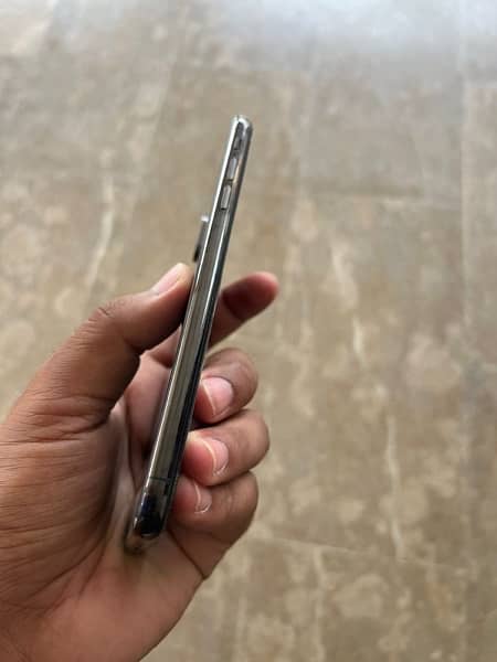 iPhone XS Max Official PTA Approved 5