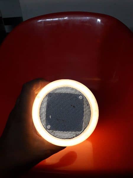 Lamp Speaker 4