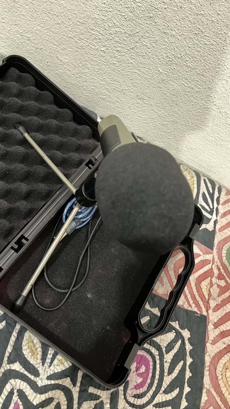 KM 103 Studio Mic 2