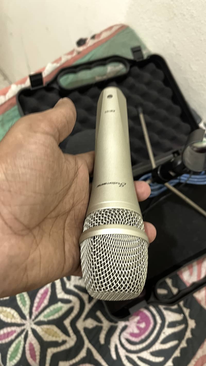 KM 103 Studio Mic 3