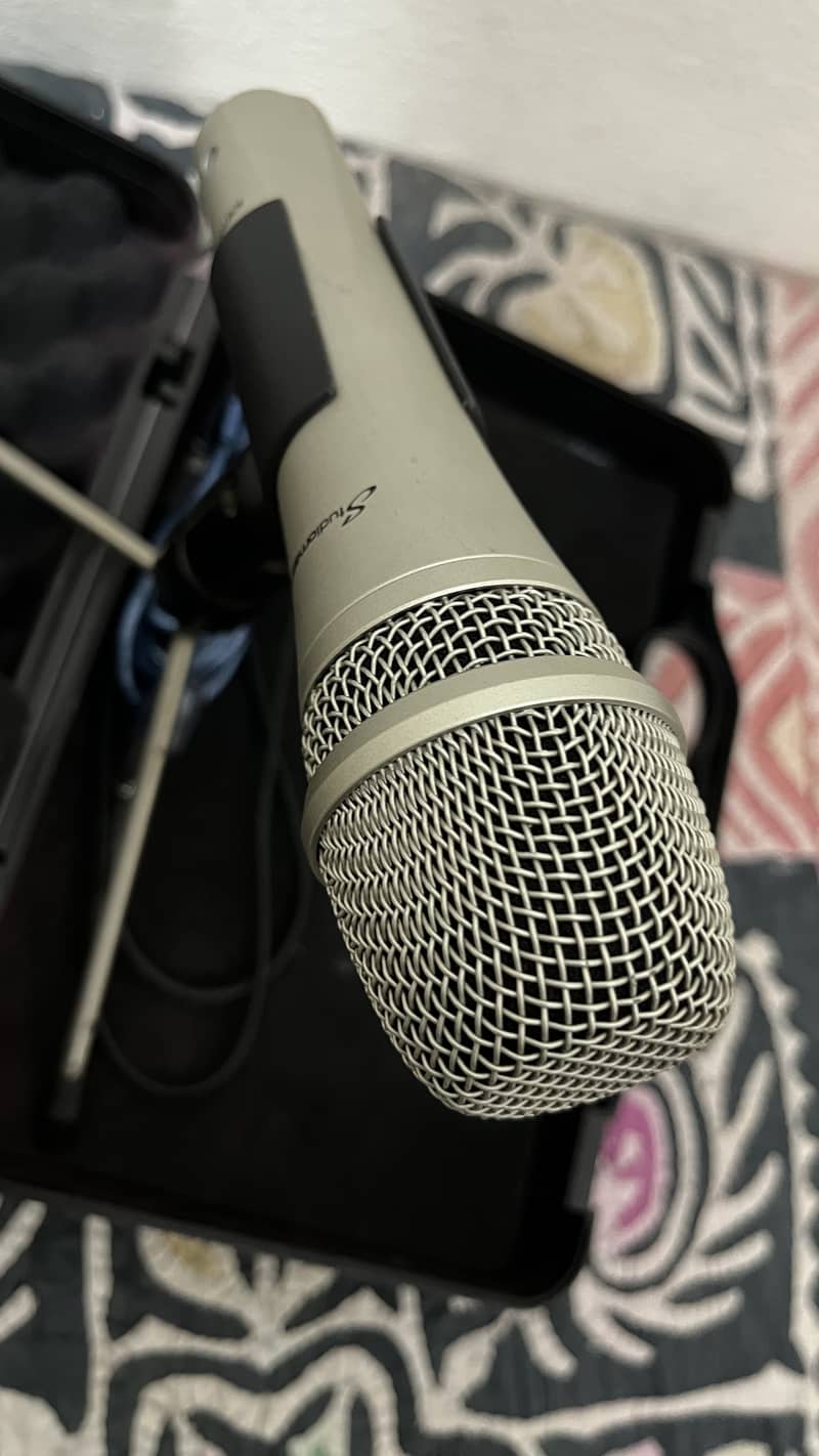 KM 103 Studio Mic 5