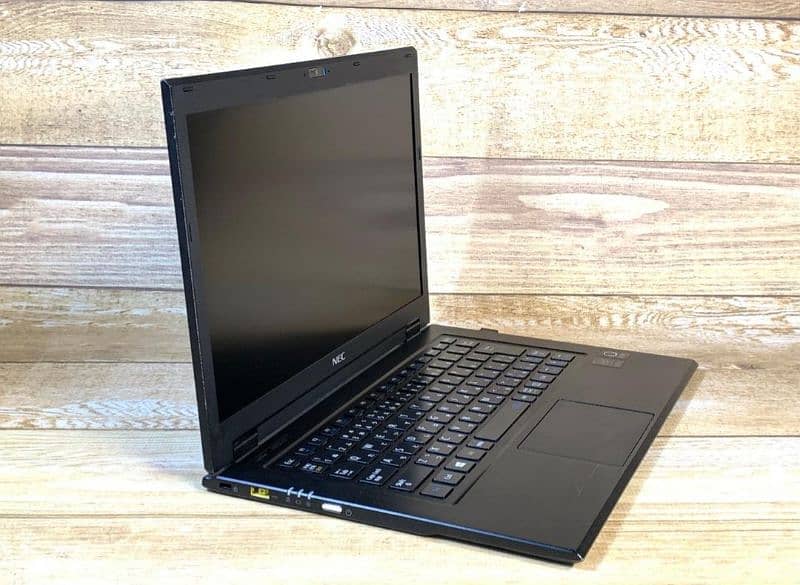 NEC Slim,light weight Core i5 6th gen,4 gb ddr4 ram,128 ssd,2 hrs batt 1