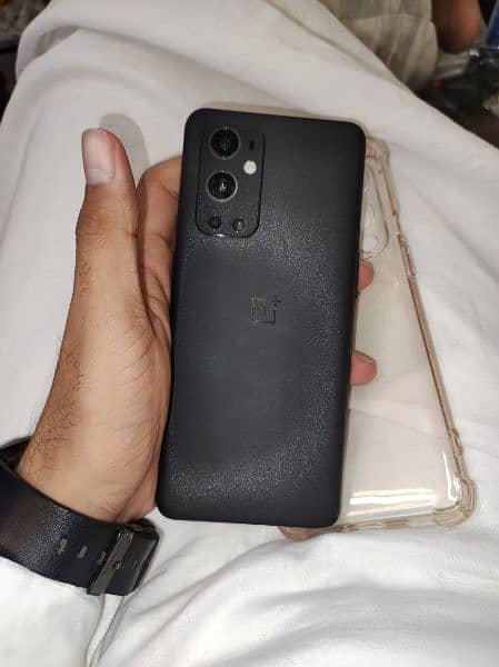 OnePlus 9pro 8/128 dual sim with charger 6