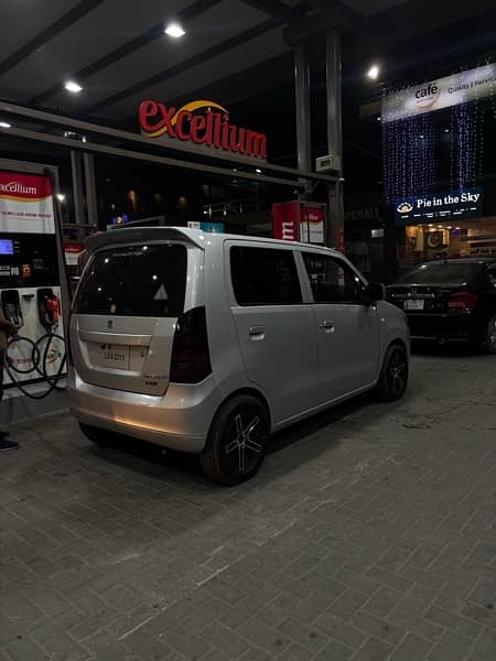 Suzuki Wagon R 2018 18