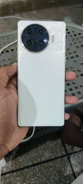 Tecno Spark 20 Pro Plus 0