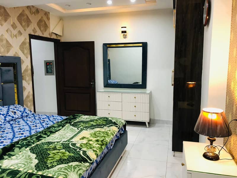 A beautiful 1 bed luxury fully furnished apartment for rent on daily & monthly bases in bahria town Lahore 1