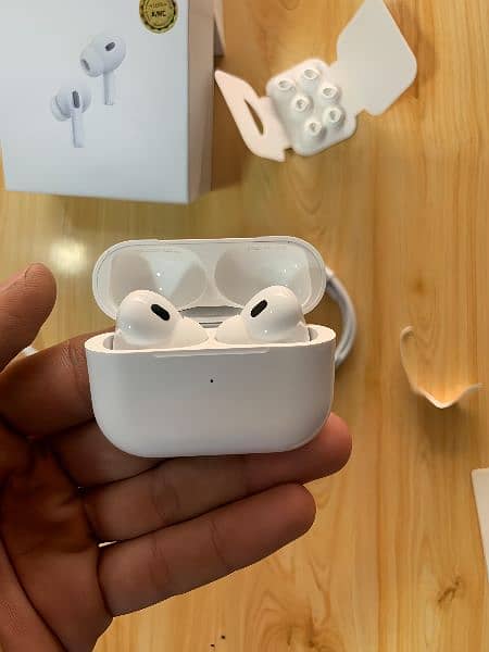 Premium Wireless Earbuds - Like New! 1