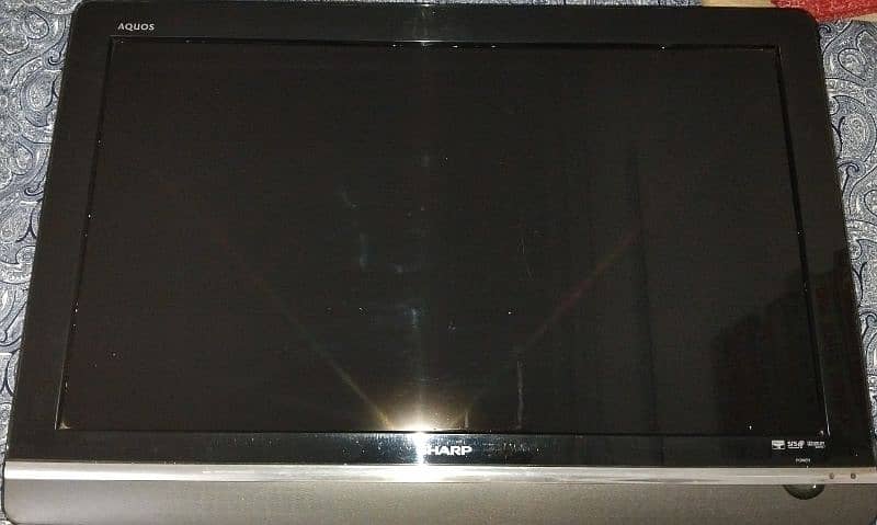 32'' SHARP LCD TV IN ORIGINAL CONDITION FOR SALE 0