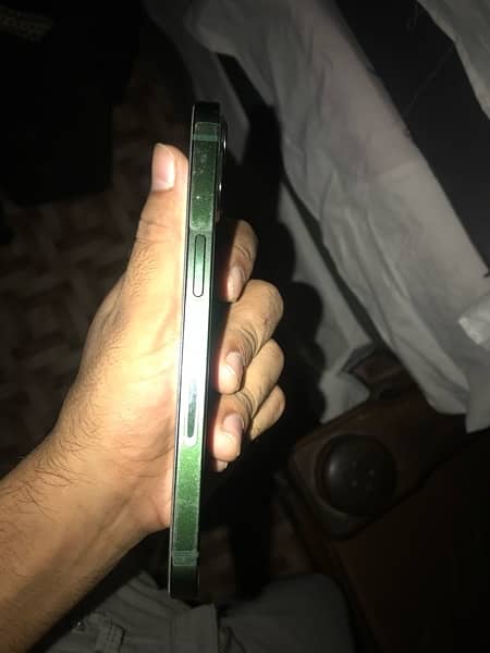 iphone 13 Jv Green Colour 128 GB 10/10 condition water pack 1